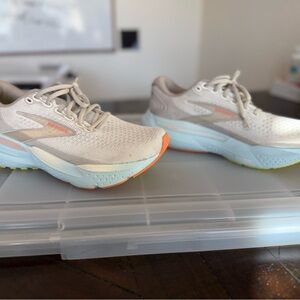 Brooks Athletic Shoes in Cream and Light Blue